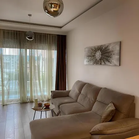 Elia 4*